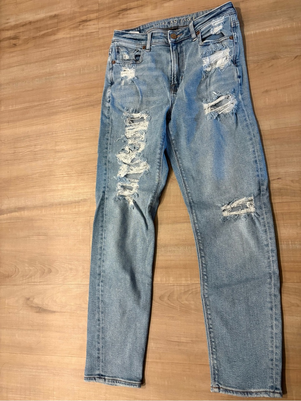 American Eagle Outfitters Light Blue Distressed Mom Jeans